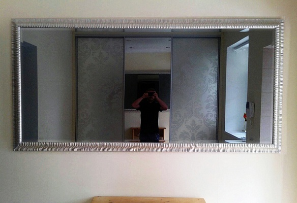 Самое большое зеркало. Внешний размер 250х130. Зеркало серого цвета с фацетом 30мм в широкой(11см) деревянной раме.